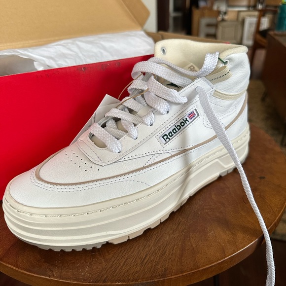 NWT Reebok Club C Geo Mid Women’s 8.5 - Picture 2 of 6